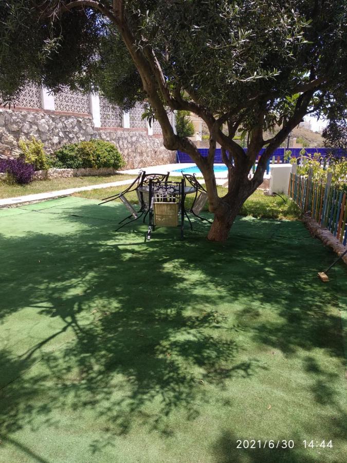 La Canarita * La Cala Del Moral